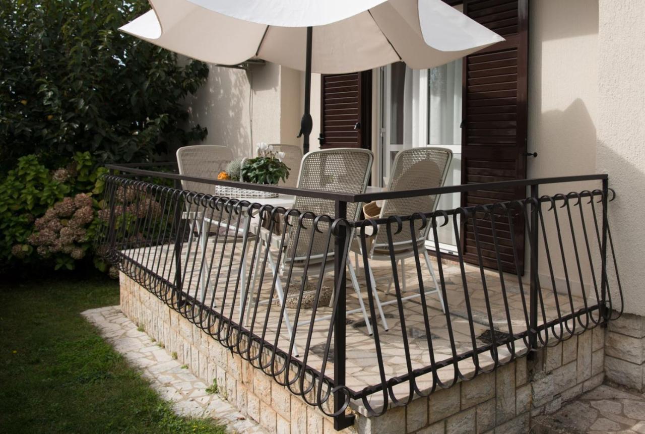 Apartments Sandra Poreč Exterior foto